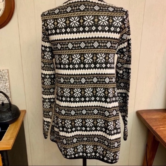 Sugarlips Nordic Star Fringed Open Shrug Sweater - Picture 4 of 7